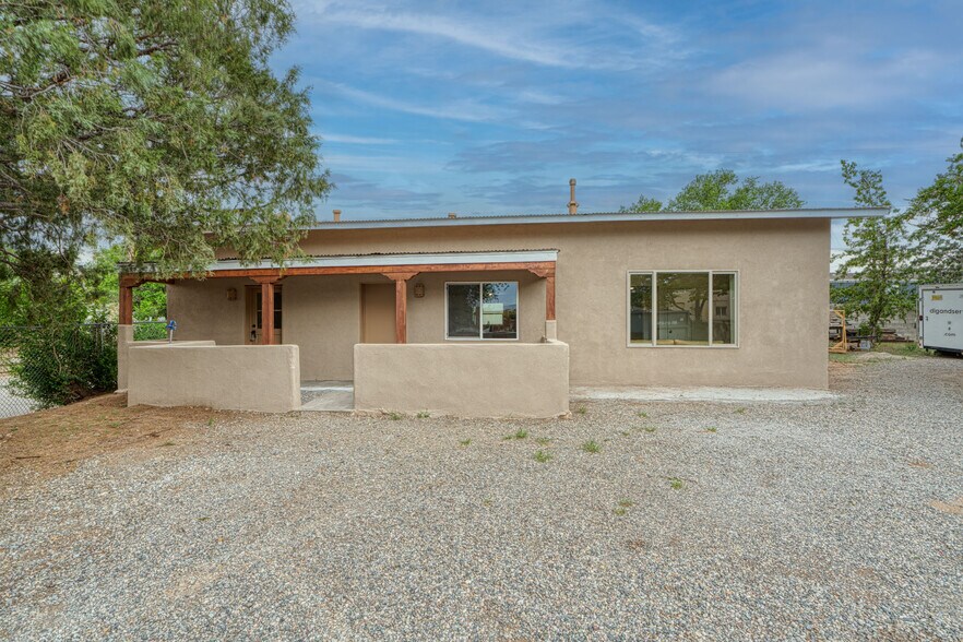 More Photos Of 720-724 School St, Espanola Apartments For Sale