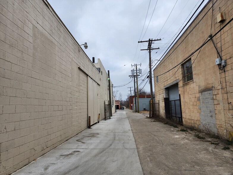 More Photos Of 6315 E 7 Mile Rd, Detroit Warehouse For Sale