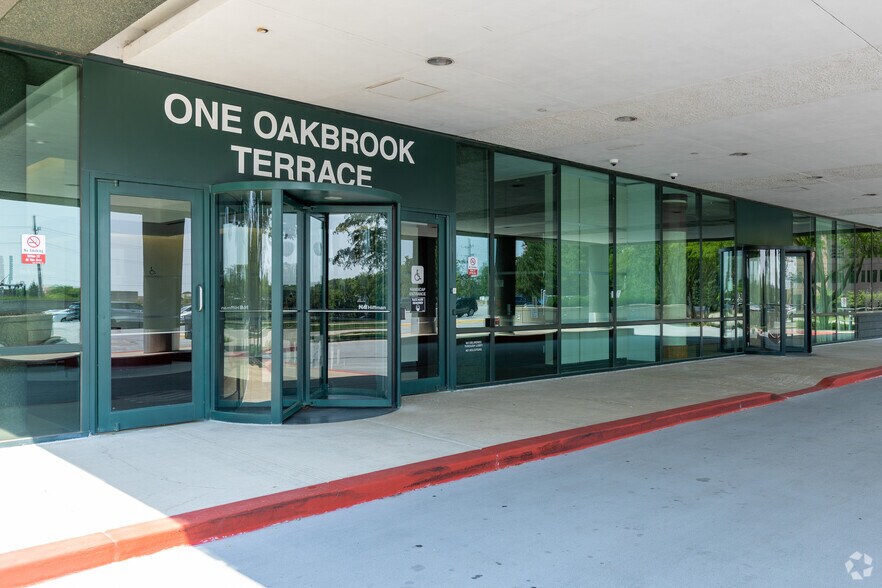More Photos Of 18W100 W 22nd St, Oakbrook Terrace Office For Lease