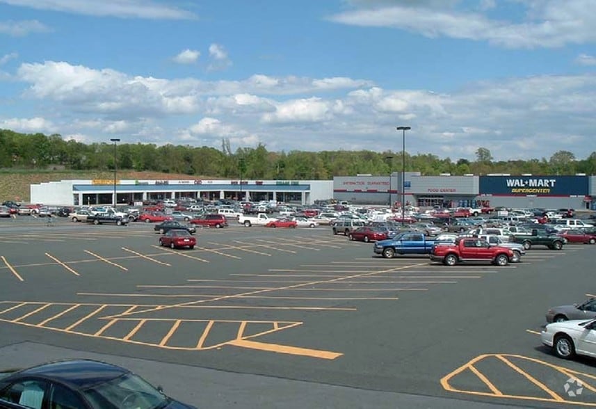 More Photos Of 175 Madison Heights Sq, Madison Heights Storefront For Lease