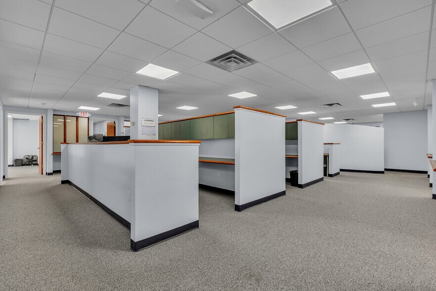 More Photos Of 1 Stone Pl, Bronxville Office For Lease