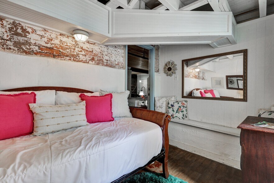 More Photos Of 24 Van Horne Ave, Tybee Island Hospitality For Sale