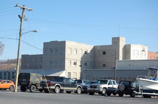 More Photos Of 200 W 12th St, Waynesboro Unknown For Lease