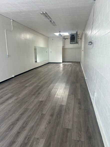 More Photos Of 5009-5015 Woodminster Ln, Oakland Storefront For Lease