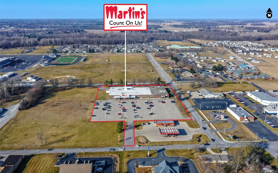 More Photos Of 865 E Jefferson St, Plymouth Supermarket For Sale