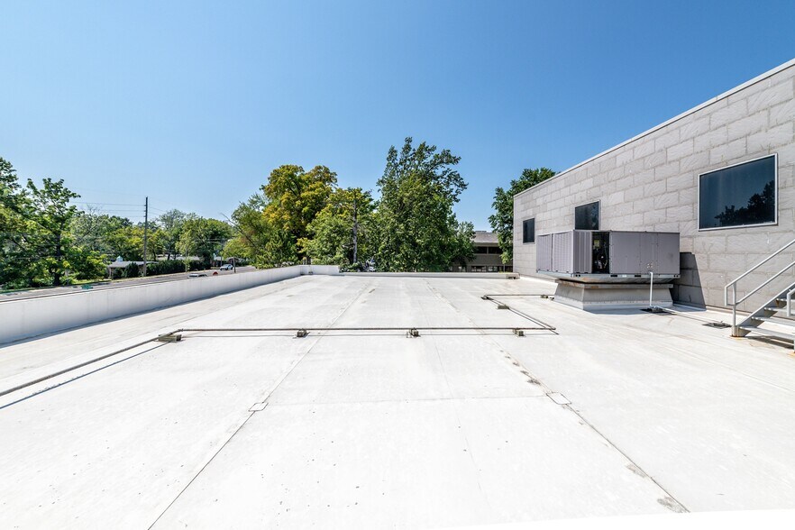 More Photos Of 9345 Olive Blvd, Saint Louis General Retail For Sale