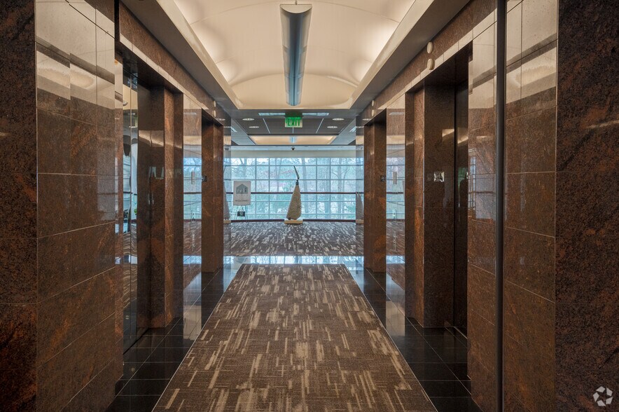 More Photos Of 3595 Grandview Pky, Birmingham Office For Lease