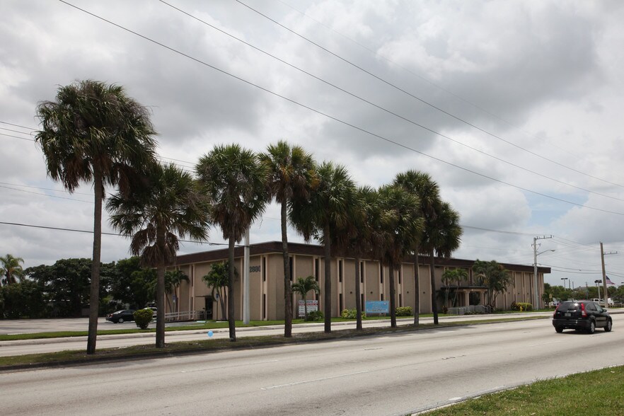 More Photos Of 2880 W Oakland Park Blvd, Fort Lauderdale Office Residential For Lease