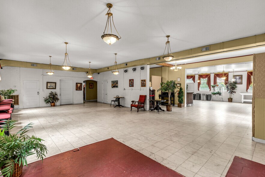 More Photos Of 119 College St, Chester Office Residential For Lease