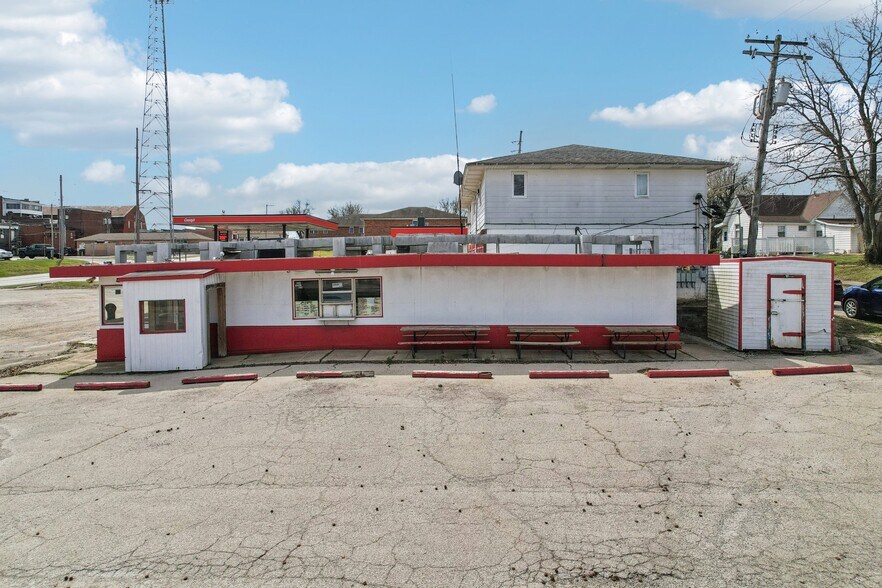 More Photos Of 201 Dearborn St, Hillsboro General Retail For Sale