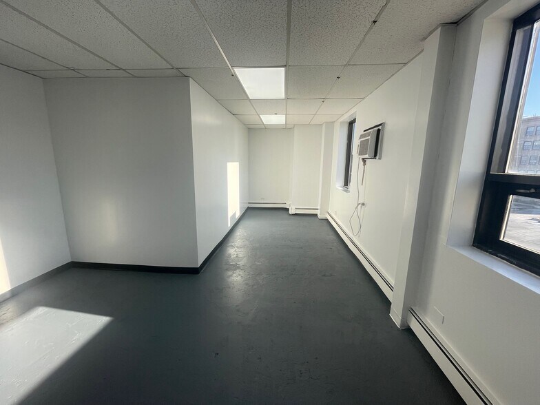 More Photos Of 43-49 10th St, Long Island City Loft Creative Space For Lease