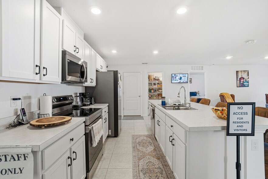 More Photos Of Licensed 6 Bed ALF, Ocala Healthcare For Sale