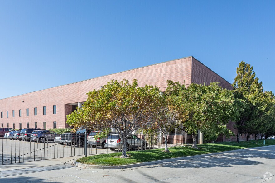 More Photos Of 2580-2620 S Decker Lake Blvd, Salt Lake City Manufacturing For Lease
