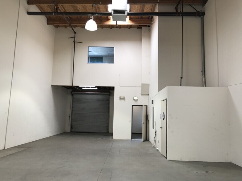 More Photos Of 1139 Westminster Ave, Alhambra Warehouse For Lease