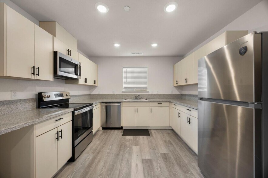 More Photos Of 930 W Alameda St, Manteca Apartments For Sale