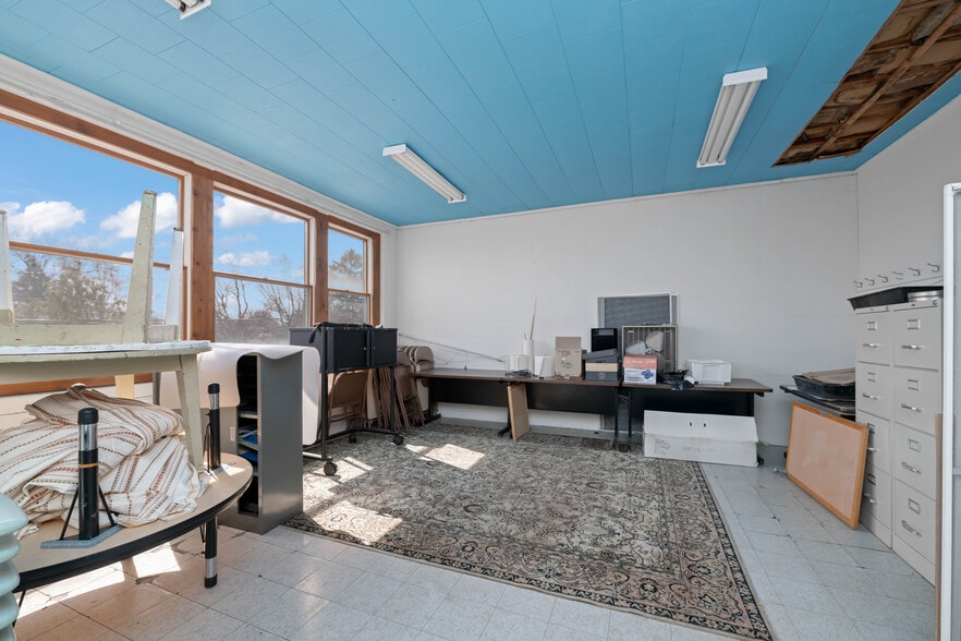 More Photos Of 2889 Culver rd, Rochester Specialty For Sale