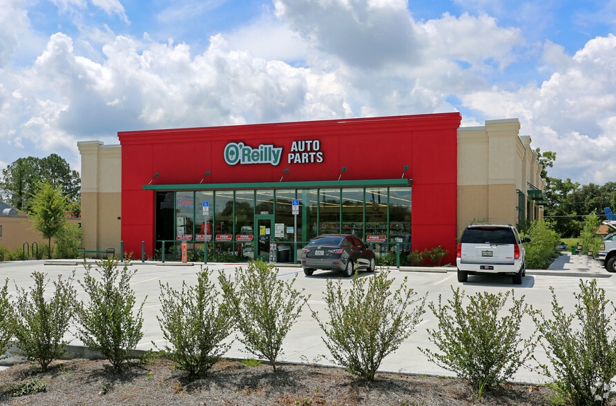 Primary Photo Of 13100-13150 W Colonial Dr, Winter Garden Freestanding For Sale