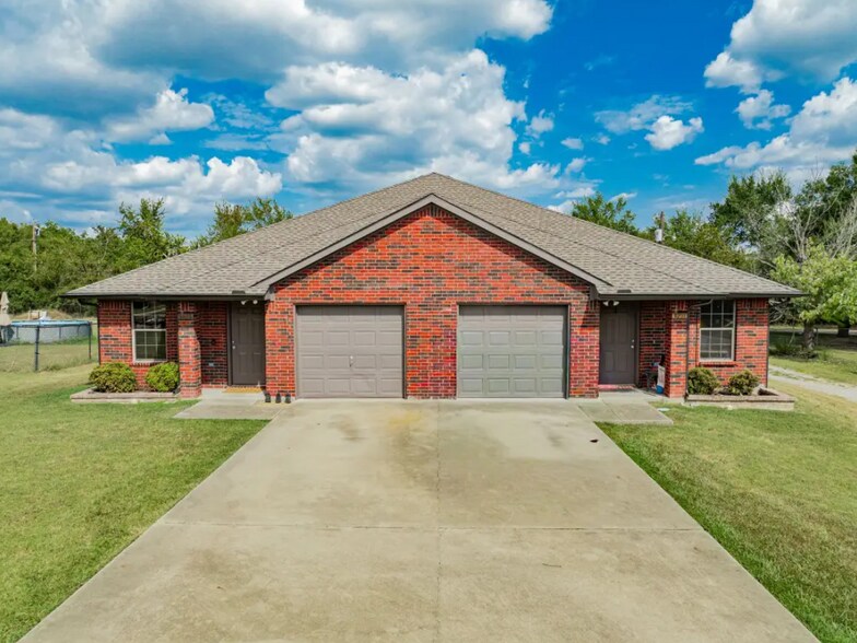 More Photos Of 26 Duplex Portfolio, Commerce Apartments For Sale