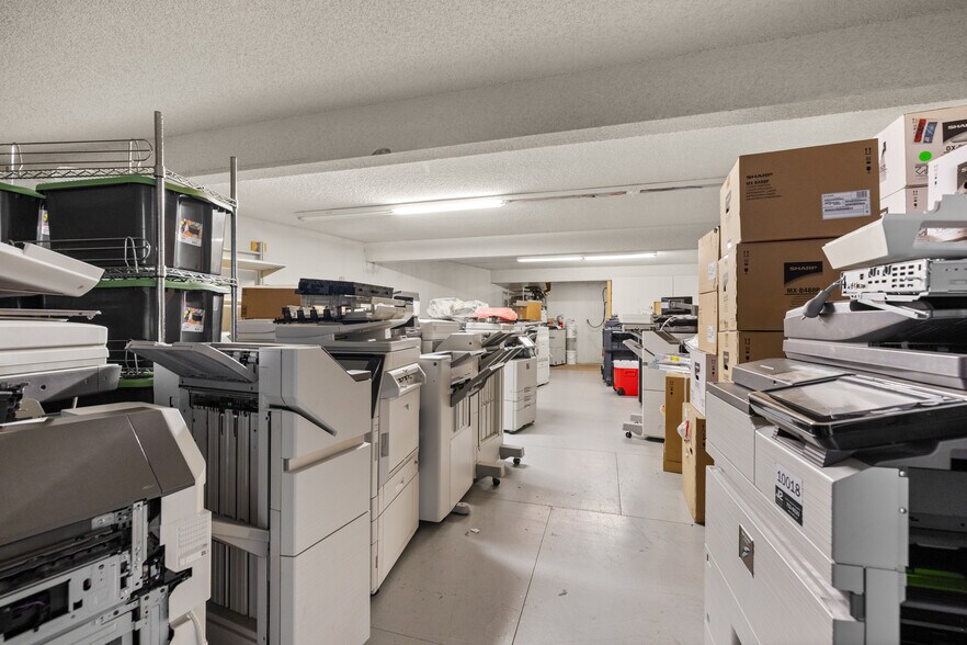 More Photos Of 115 W Wyoming St, Kalispell Warehouse For Sale