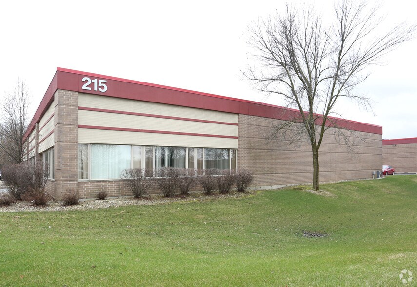 More Photos Of 16W215 83rd St, Burr Ridge Light Distribution For Lease