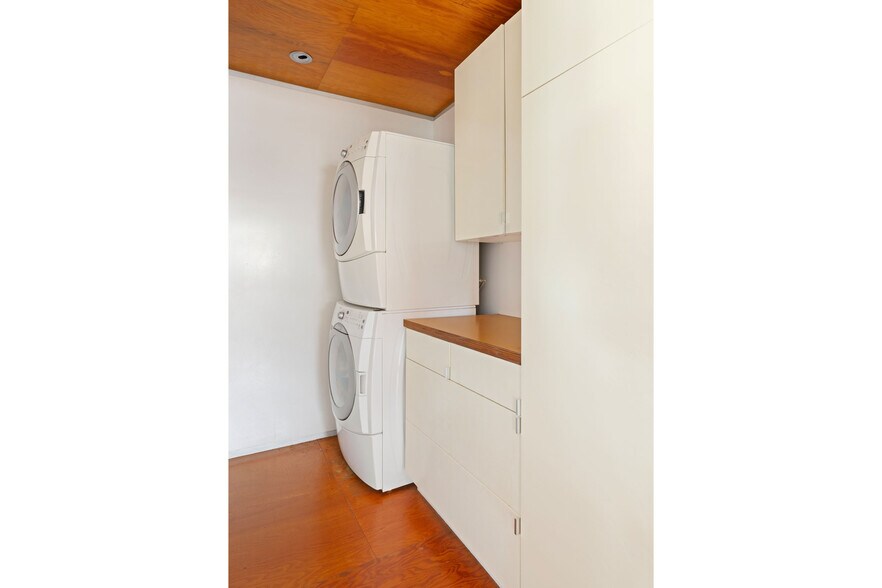 More Photos Of 977 Chung King Rd, Los Angeles Storefront Retail Residential For Sale