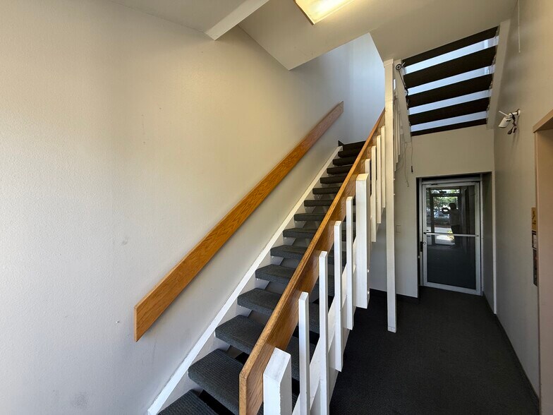 More Photos Of 5512-5518 Britton Dr, Long Beach Office For Lease