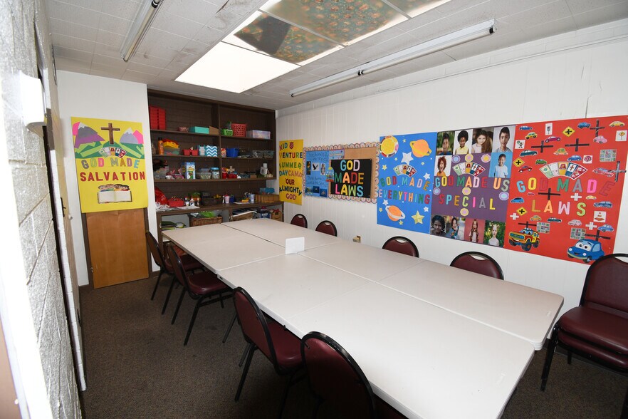 More Photos Of 1001 N Richey Blvd, Tucson Lodge Meeting Hall For Sale