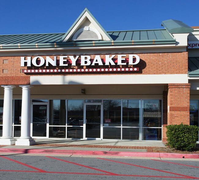 More Photos Of 805 Glynn St S, Fayetteville General Retail For Lease