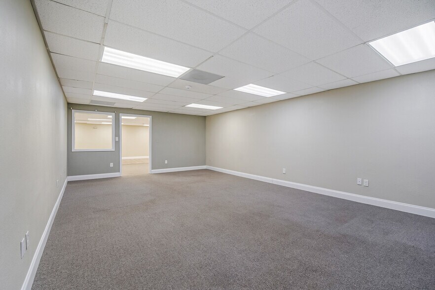 More Photos Of 440 Plumosa Ave, Casselberry Warehouse For Lease