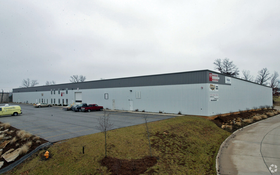 Primary Photo Of 1402 Hoff Industrial Ctr, O'Fallon Warehouse For Lease