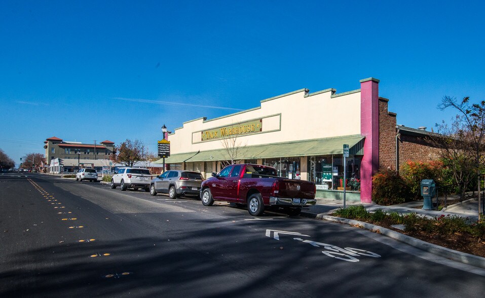 More Photos Of 917 Main St, Woodland Freestanding For Sale