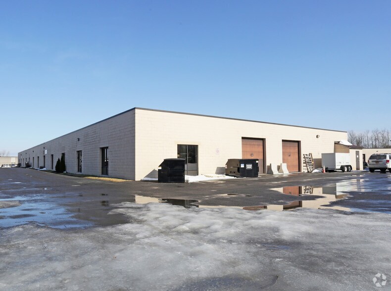 More Photos Of 14 Corporate Cir, East Syracuse Flex For Lease