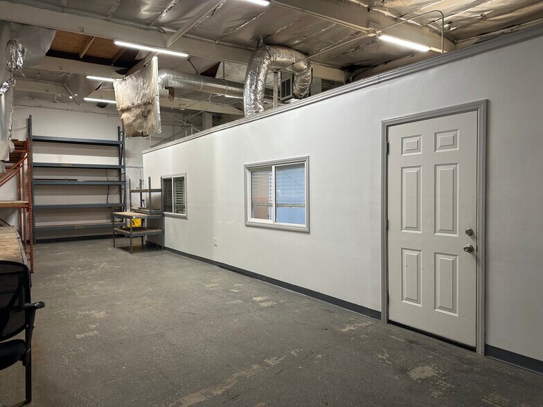 More Photos Of 9340 Corbin Ave, Northridge Warehouse For Lease
