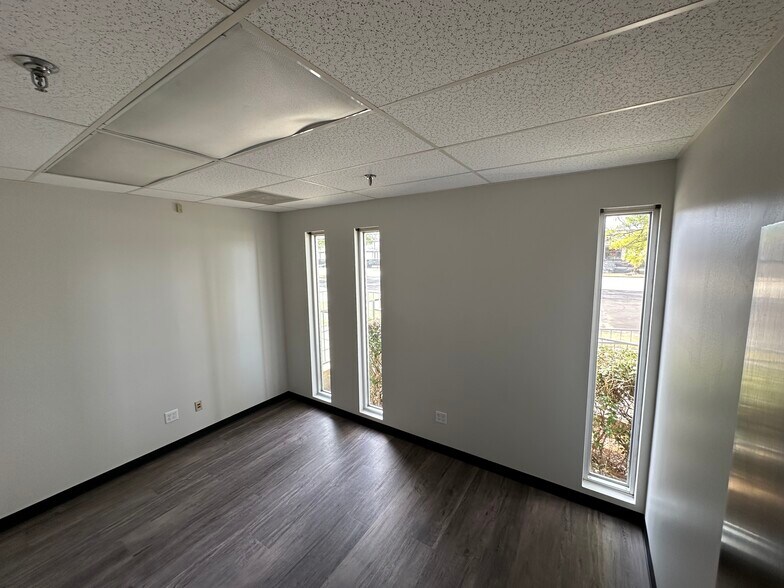 More Photos Of 4040 Delp St, Memphis Distribution For Lease