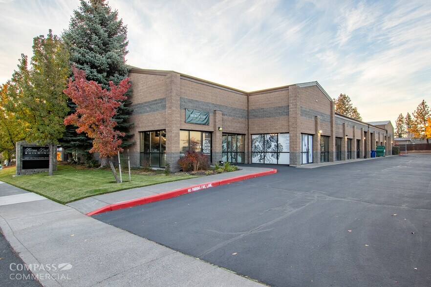 More Photos Of 2491 NE Twin Knolls Dr, Bend Light Manufacturing For Lease