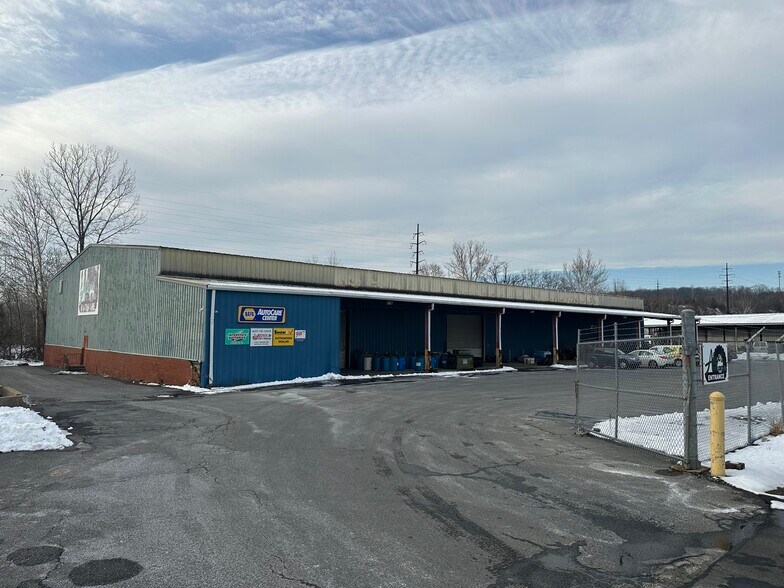 Primary Photo Of 102 Commerce Way, Stockertown Warehouse For Sale
