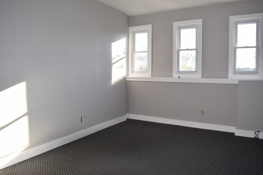 More Photos Of 522 Brick Blvd, Brick Medical For Lease