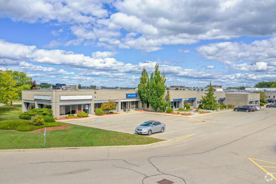 More Photos Of 550B Parkside Dr, Waterloo Flex For Lease