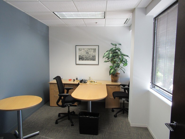 More Photos Of 3201 W White Oaks Dr, Springfield Office For Sale