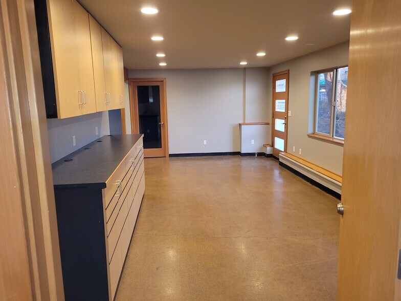More Photos Of 600 SW 13th St, Renton Loft Creative Space For Lease