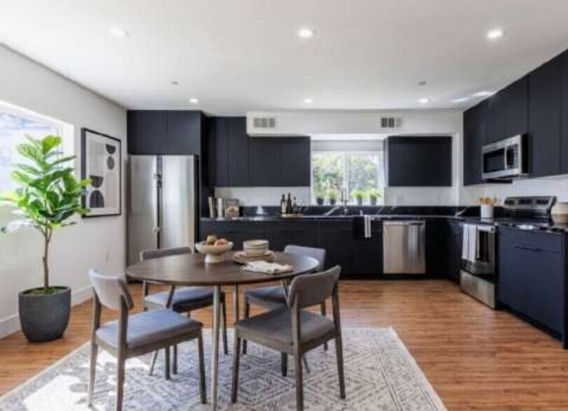 More Photos Of 10810 Hesby St, North Hollywood Apartments For Sale