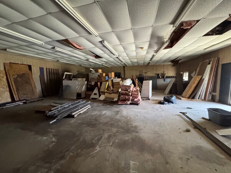 More Photos Of 2130 Austin Hwy, San Antonio General Retail For Sale