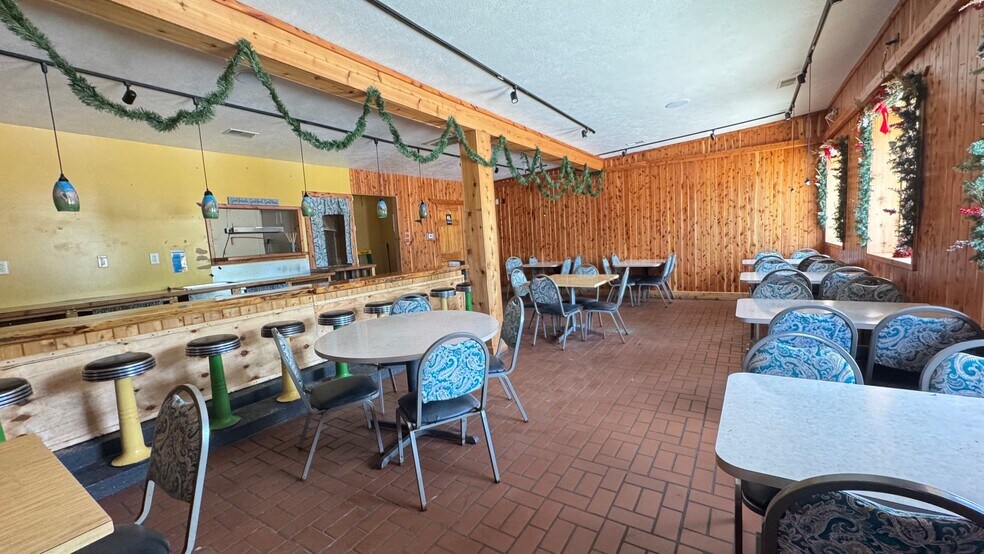 More Photos Of 201 W 7th St, Evart Restaurant For Sale