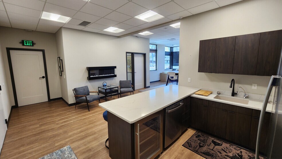 More Photos Of 805 George St, De Pere Office For Sale