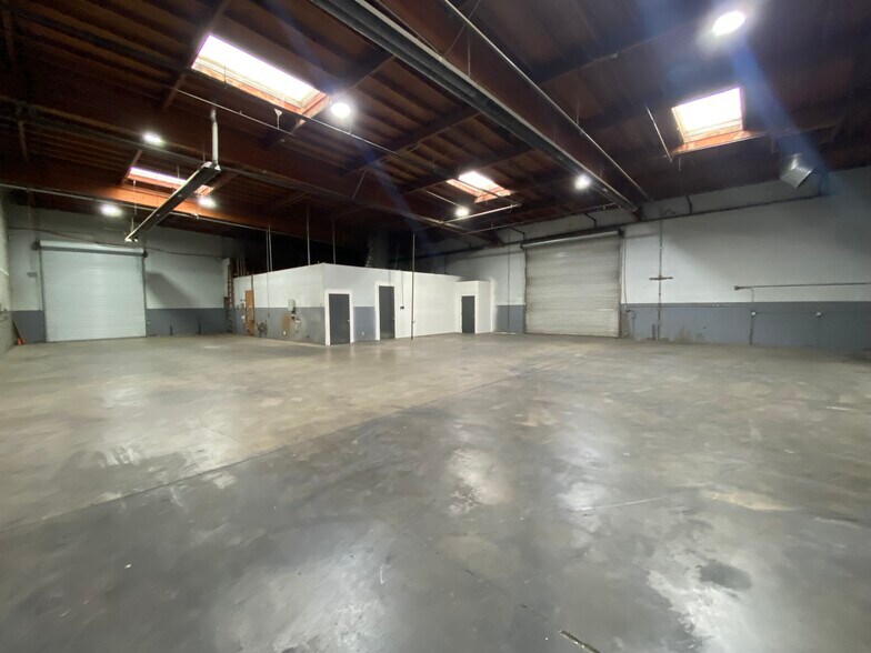 More Photos Of 2216 Cedarvale Dr, Ceres Warehouse For Lease