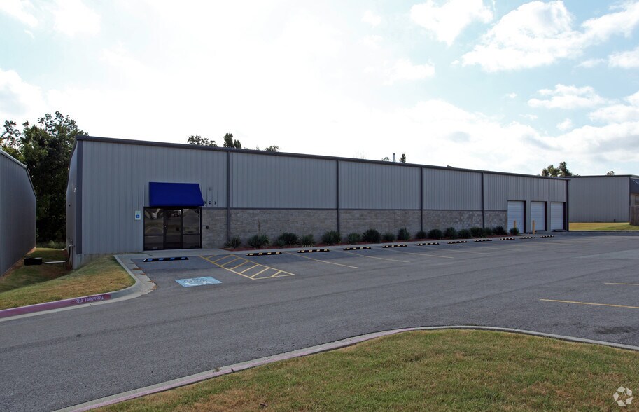 More Photos Of 5322-5478 Bleaux Ave, Springdale Unknown For Lease