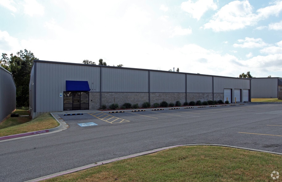 More Photos Of 5322-5478 Bleaux Ave, Springdale Unknown For Lease