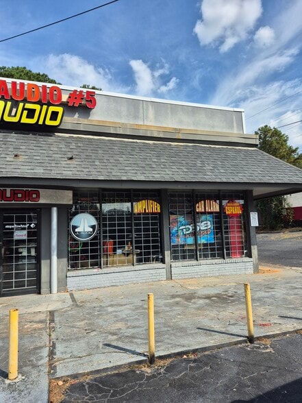 More Photos Of 4644 Jonesboro Rd, Forest Park Storefront Retail Office For Sale