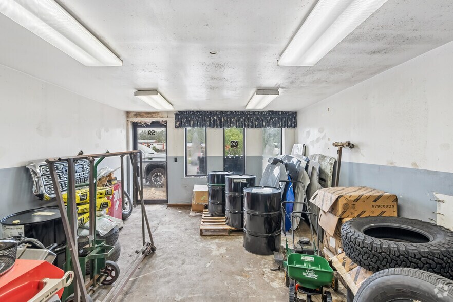 More Photos Of 49-59 North St, Park Forest Service For Sale