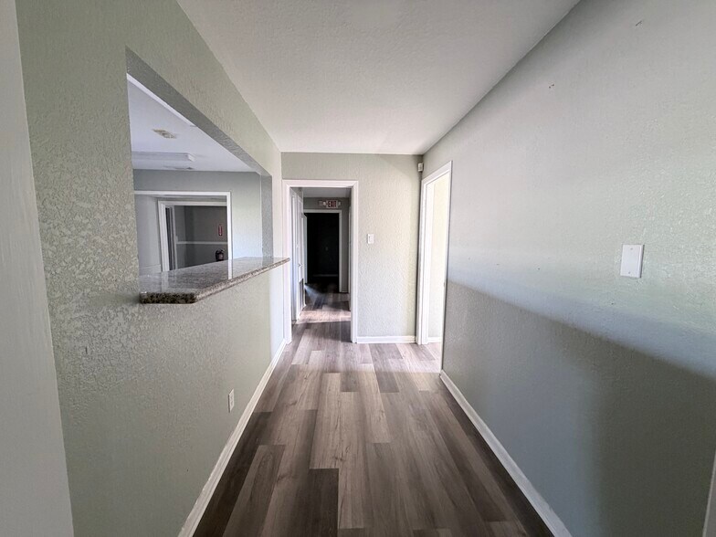 More Photos Of 620 Brazosport Blvd N, Clute Flex For Lease